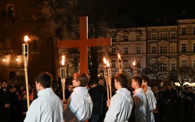 Akademicka Droga Krzyżowa 2025 – relacja + zdjęcia